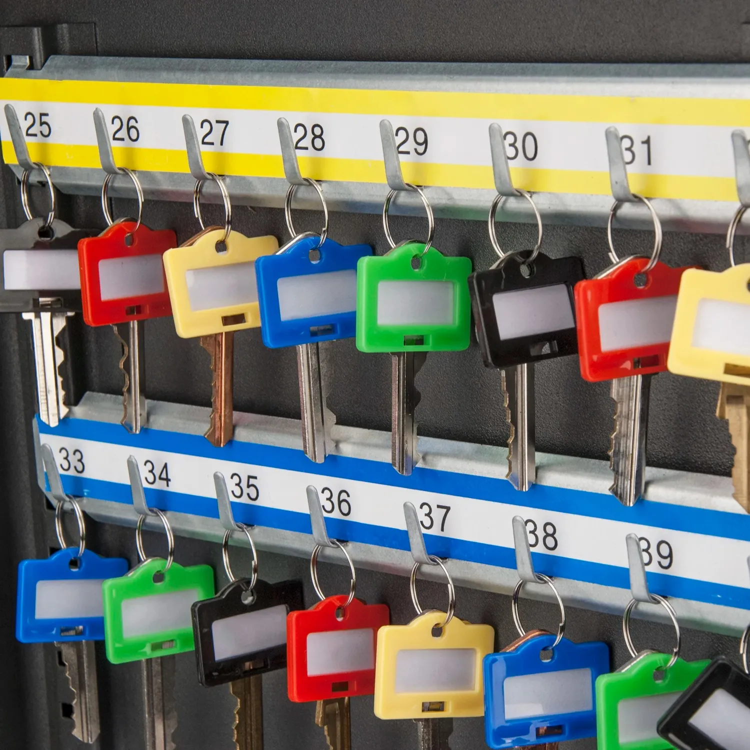 Barska CB13606 sleutelkast 48 sleutels zwart cijferslot